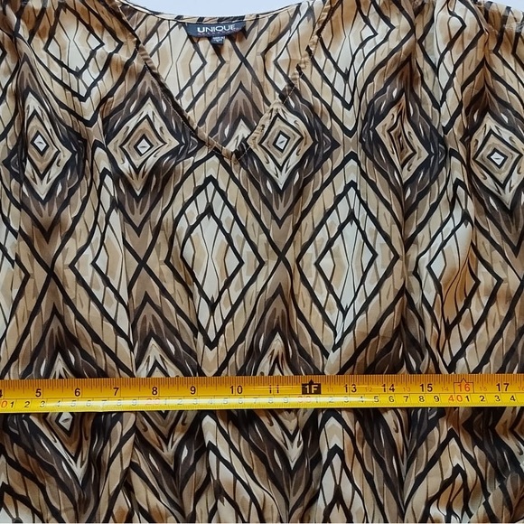 Unique Women's Short Sleeve Blouse Elastic Waist Brown/Black Size L. - Picture 8 of 9